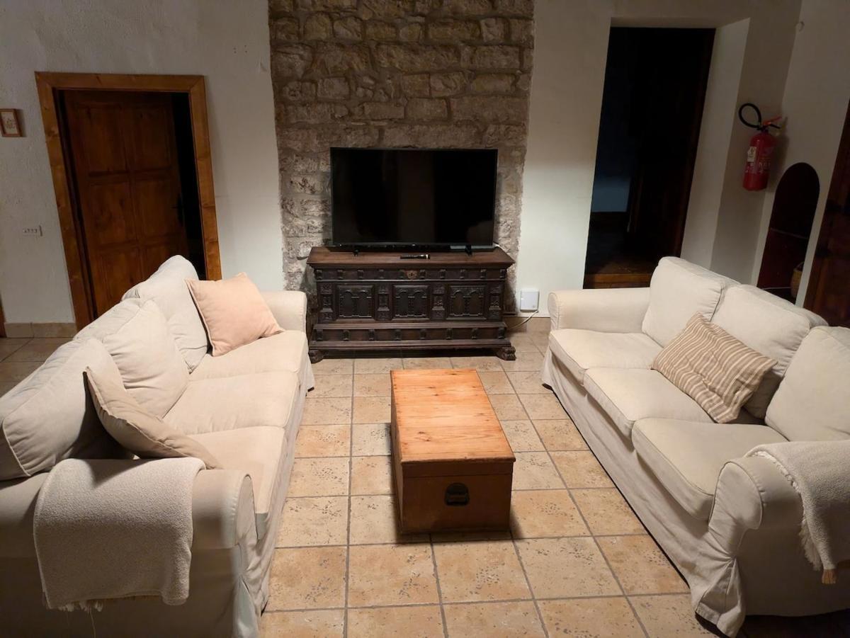 Masia Cal Millas - Turisme Rural Castellfullit de Riubregos Екстериор снимка