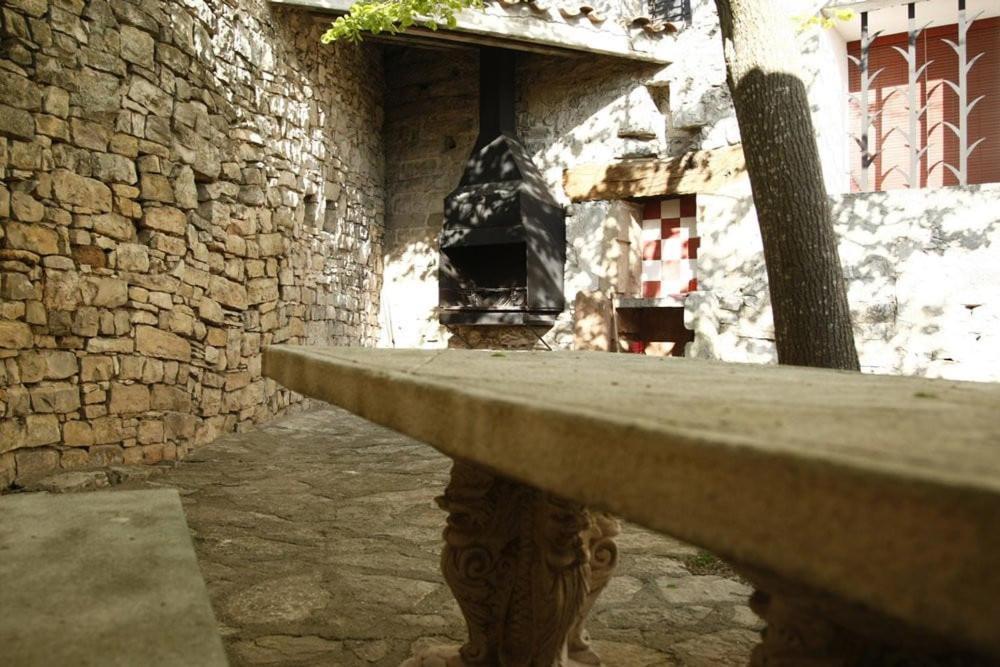 Masia Cal Millas - Turisme Rural Castellfullit de Riubregos Екстериор снимка